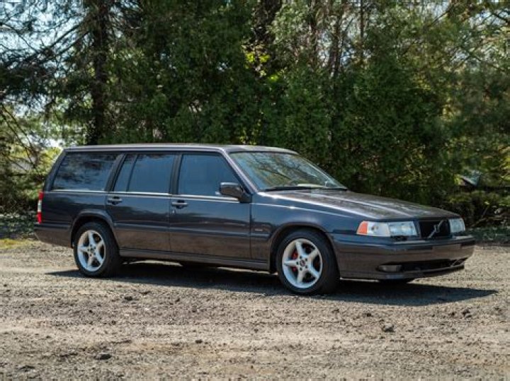 How many miles does a 2001 Monaco dynasty have?